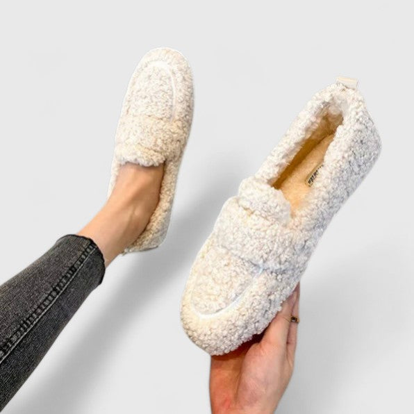 Solenne™ | Warme Slipper mit elegantem Design
